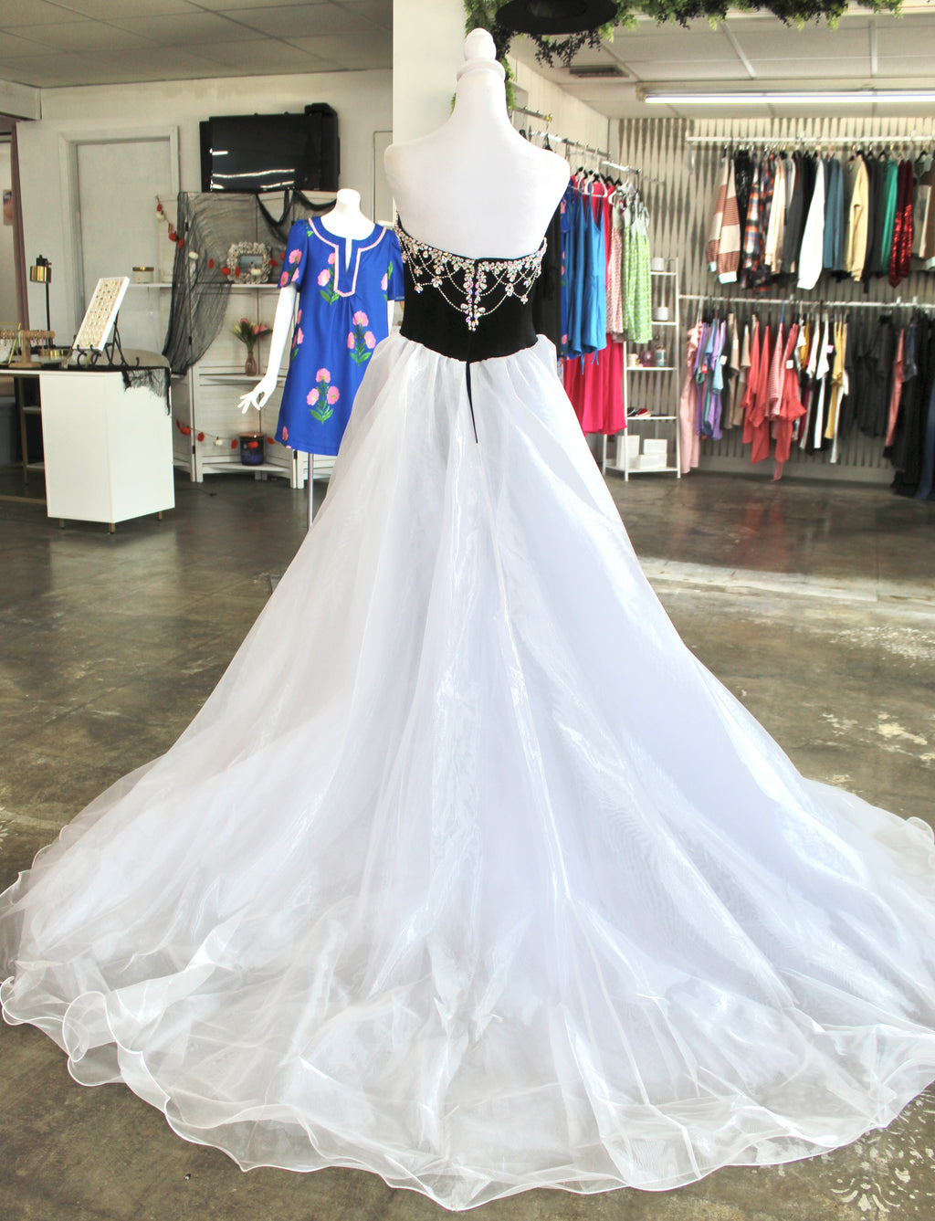 Johnathan Kayne 2945 size 4