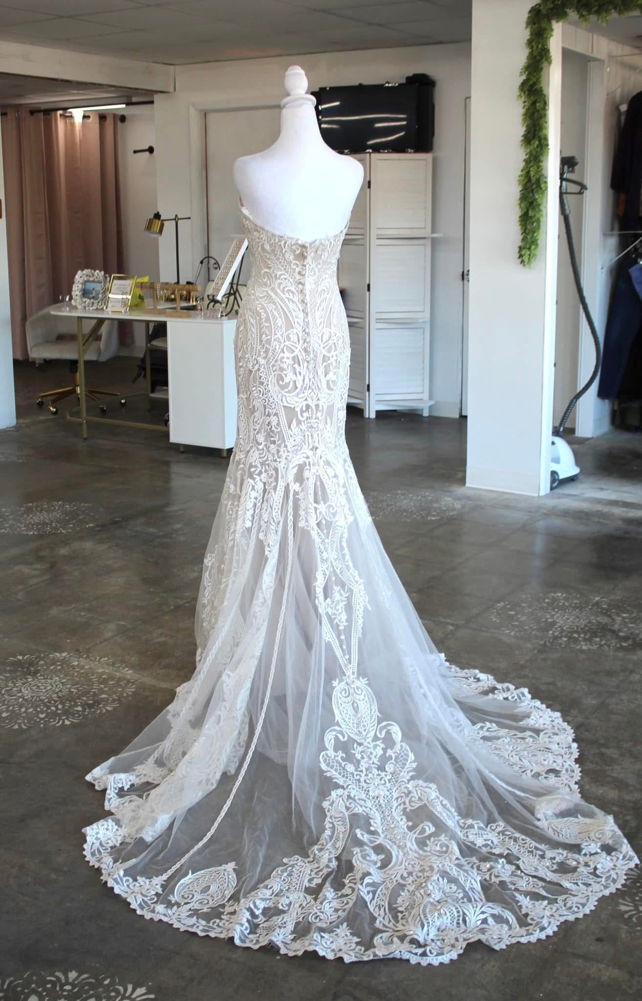 Allure Bridal Size 6