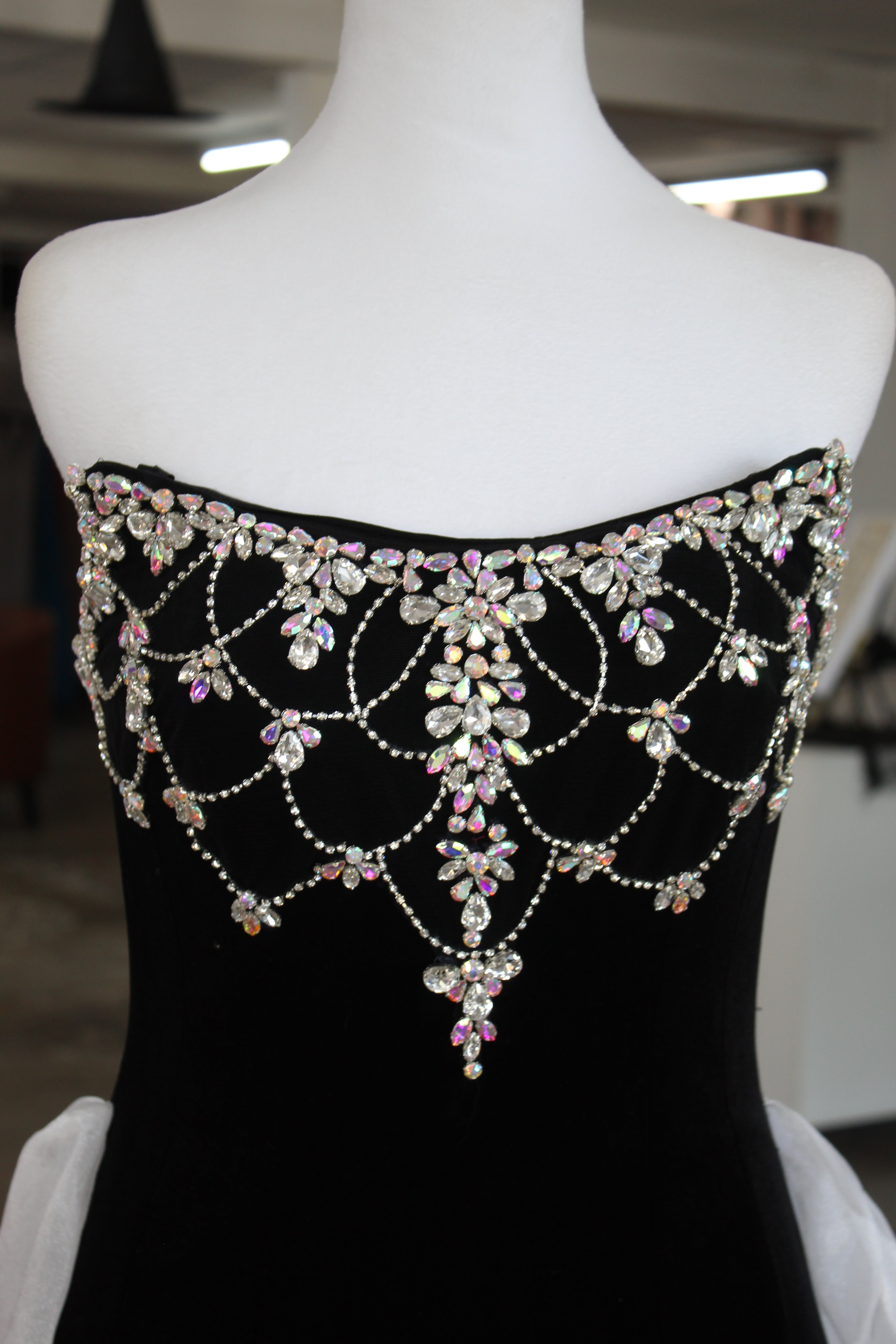 Johnathan Kayne 2945 size 4