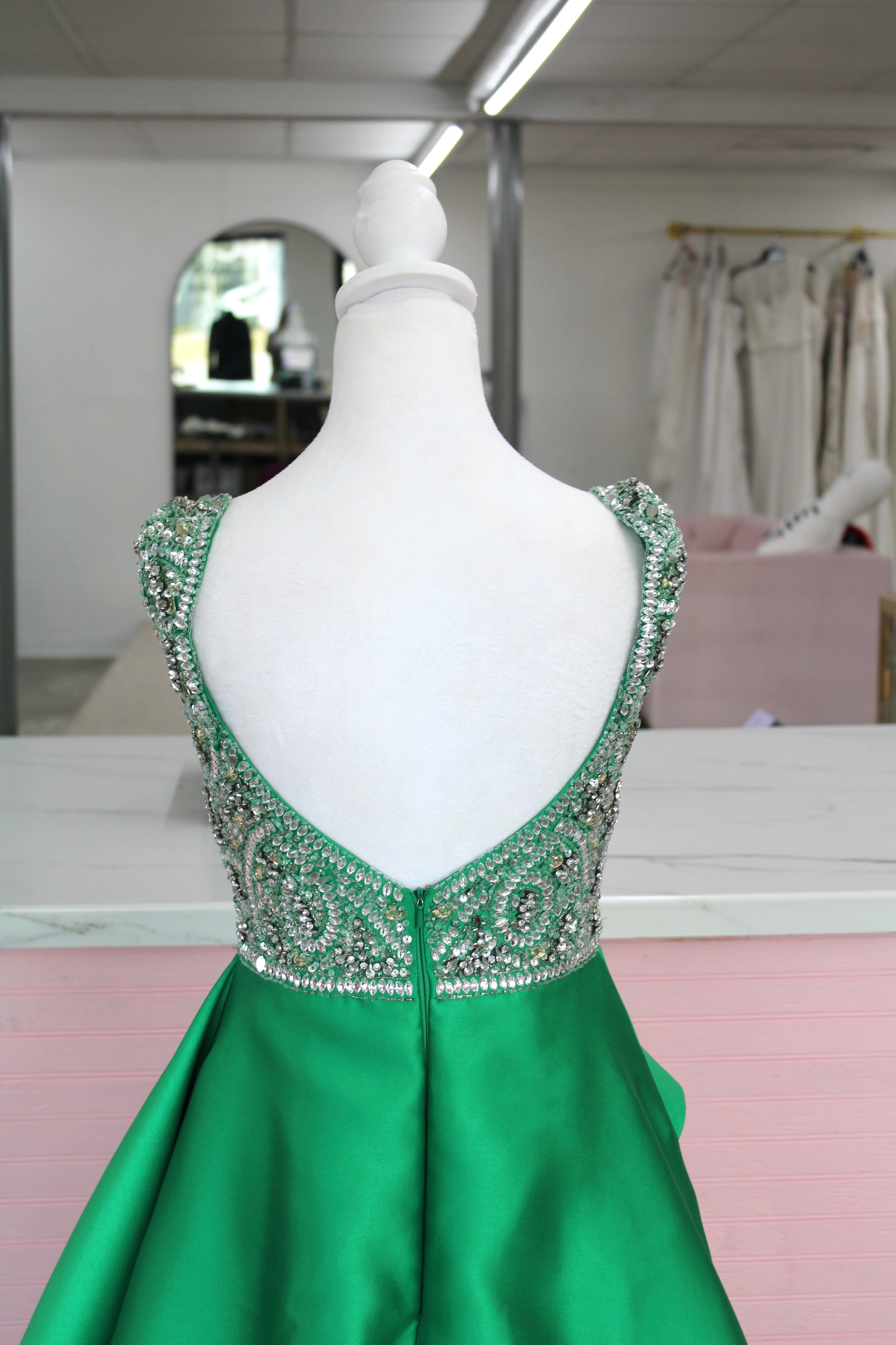 Mac Duggal Beaded Gown – Emerald Green (Size 4)