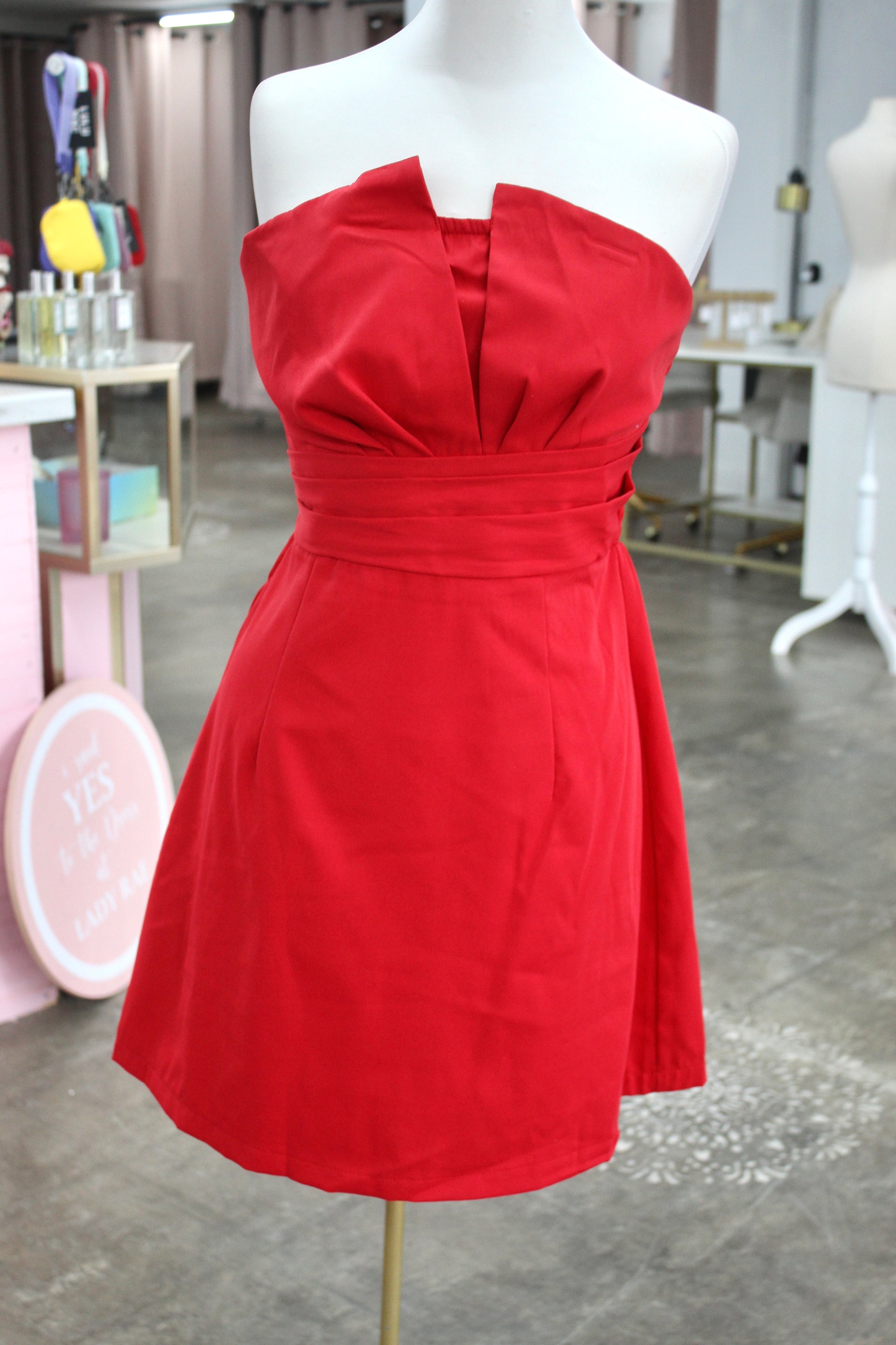 No Brand* Red Strapless Mini Dress- Size 2X – Lady Rae No Brand* Red Strapless Mini Dress- Size 2X – Lady Rae