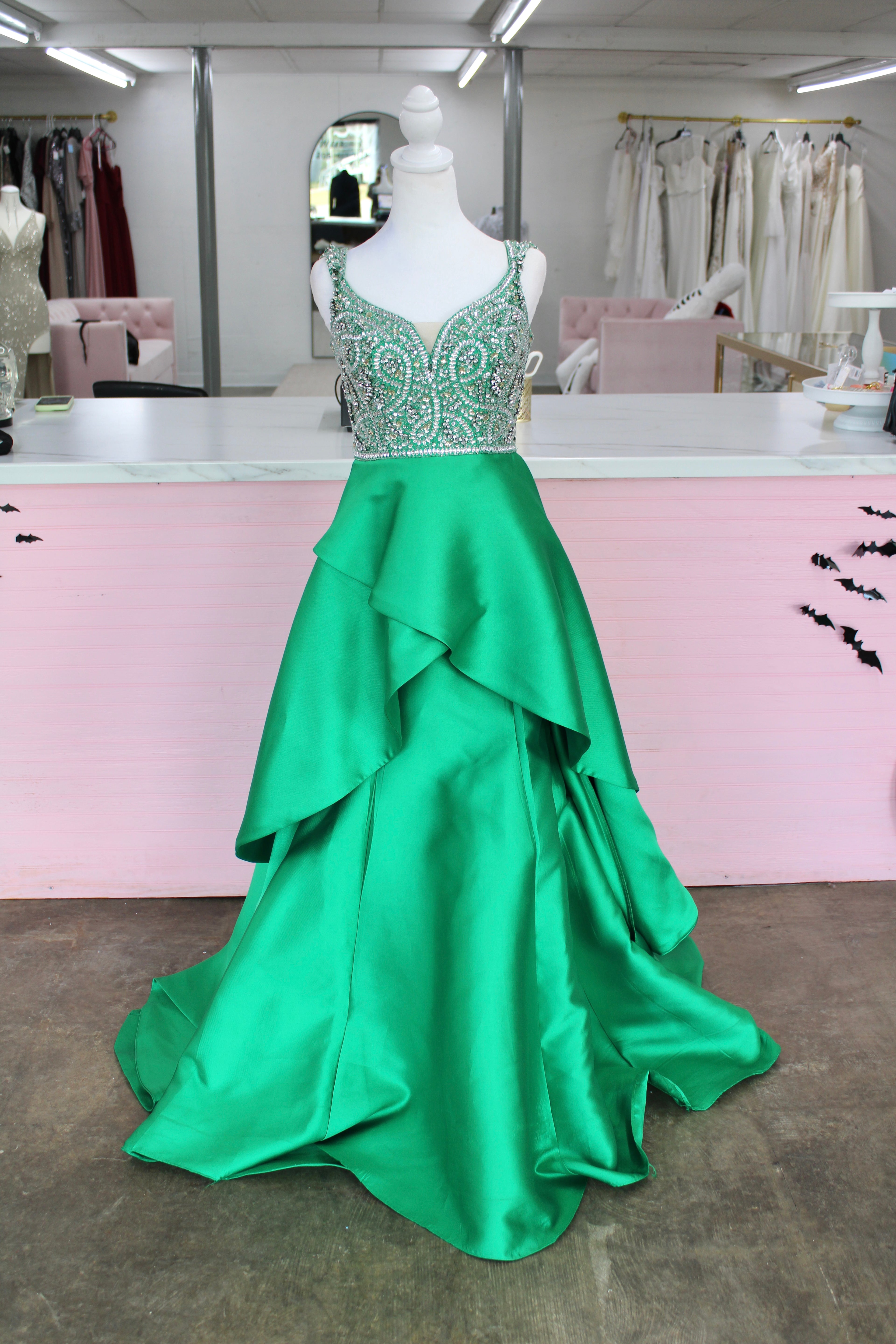 Mac Duggal Beaded Gown – Emerald Green (Size 4)