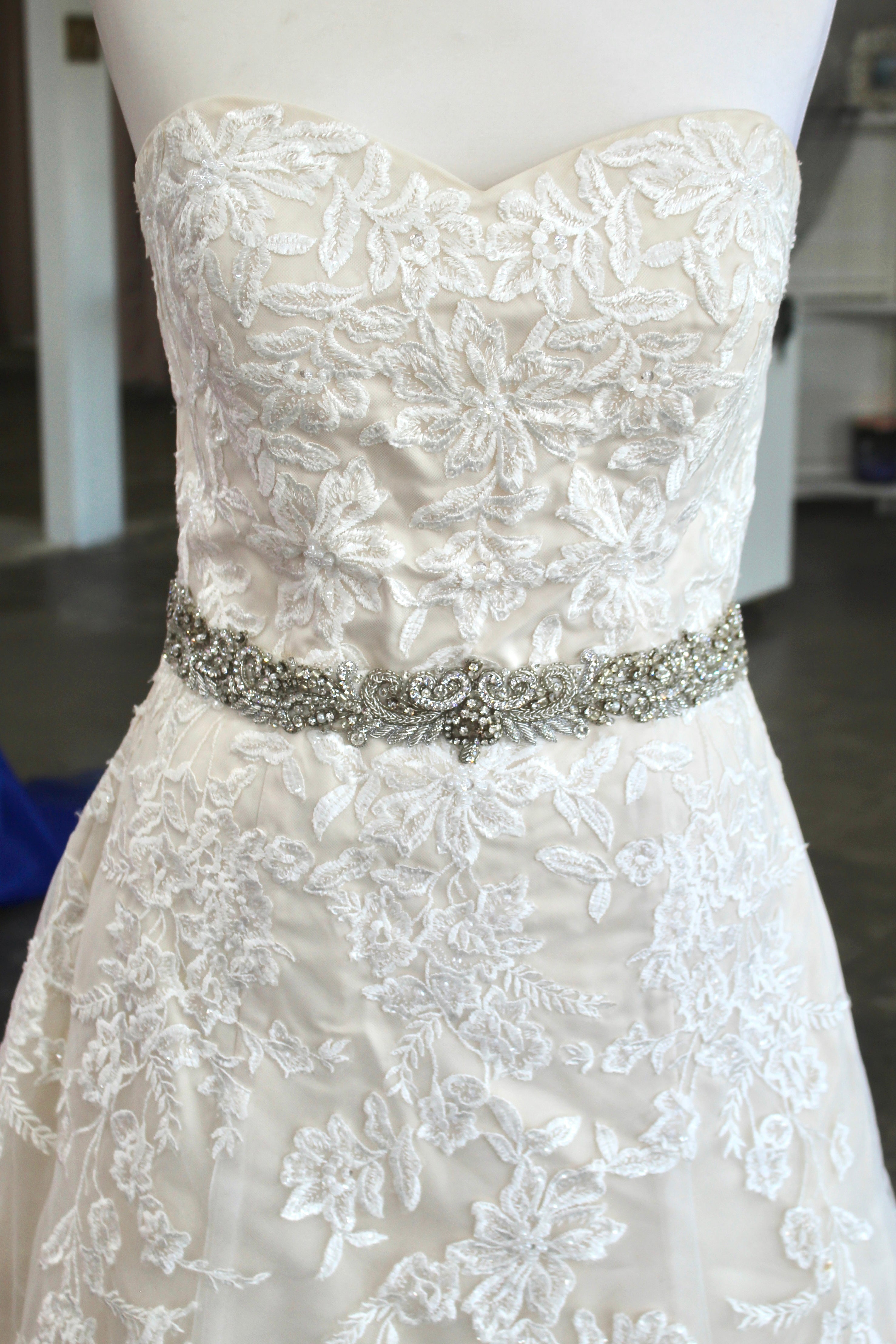 Bridal Deal — David’s Bridal Wedding Gown + Veil + Tiara | Size 12