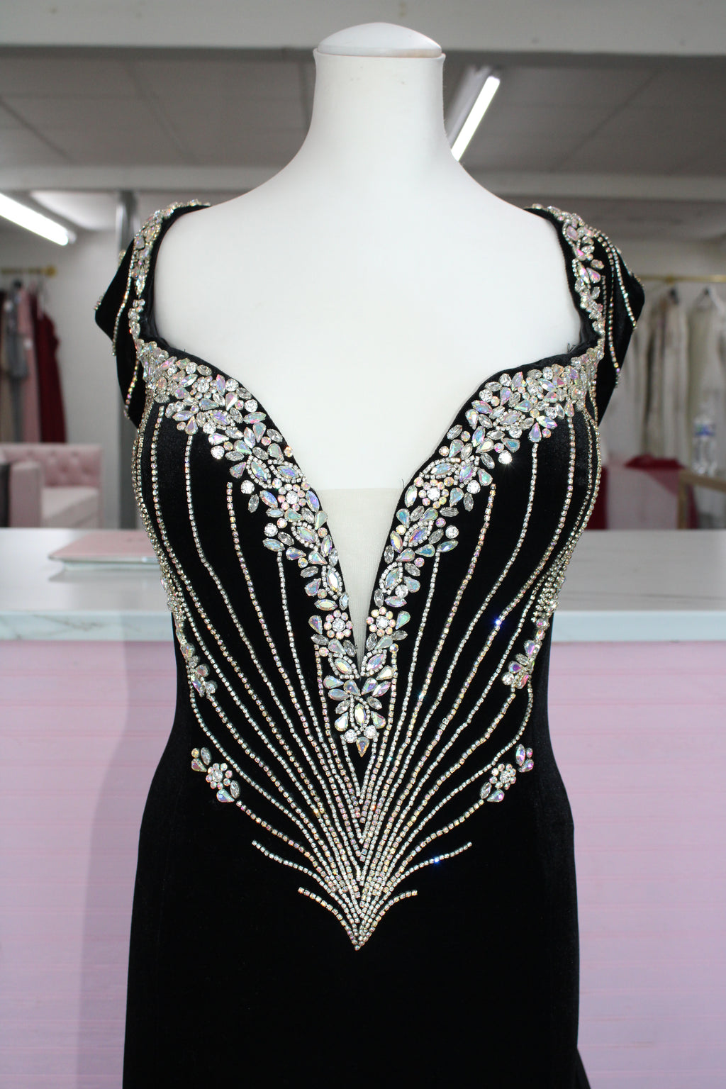 Johnathan Kayne/Sydney’s Closet JK2202-Size 18