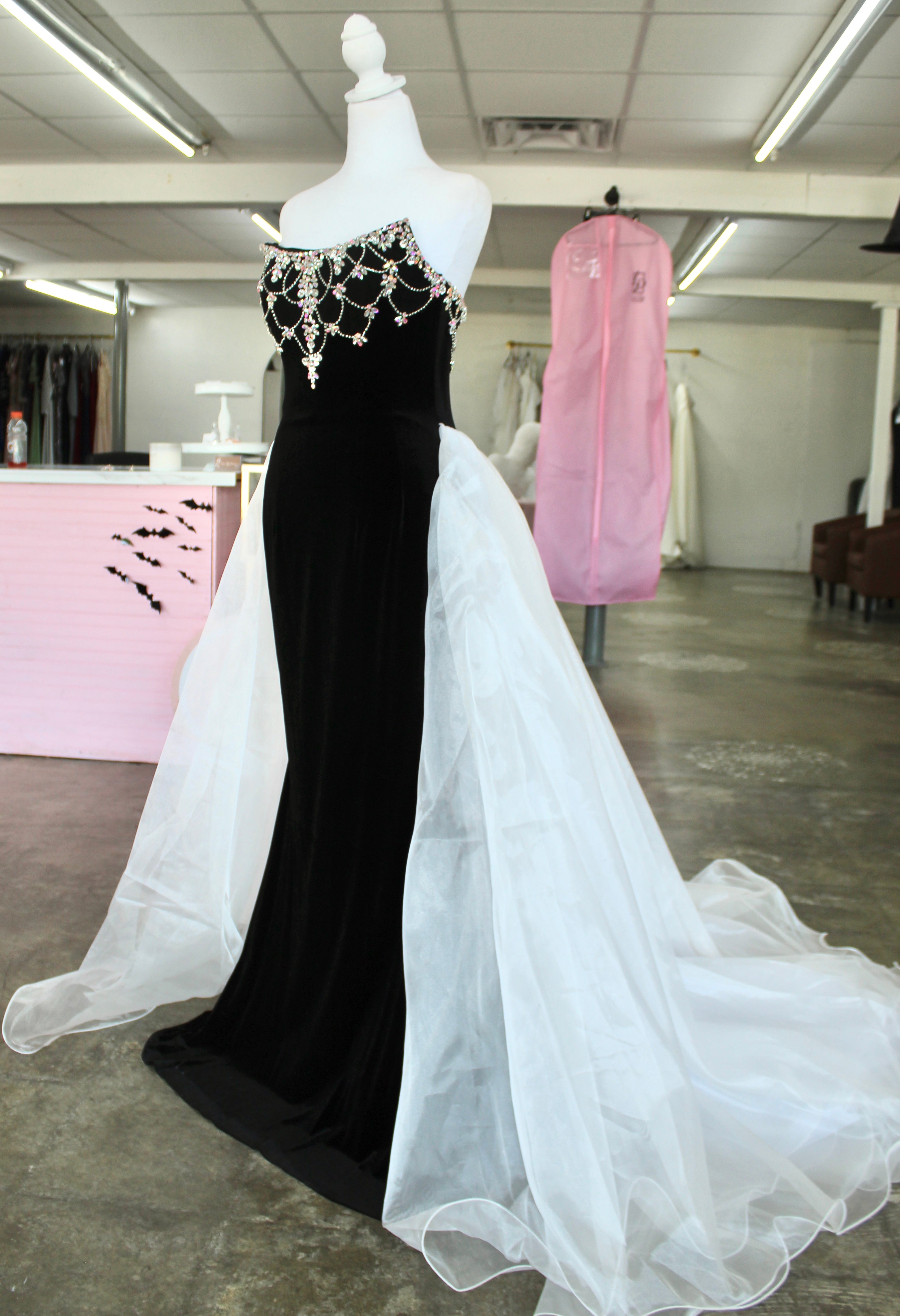 Johnathan Kayne 2945 size 4