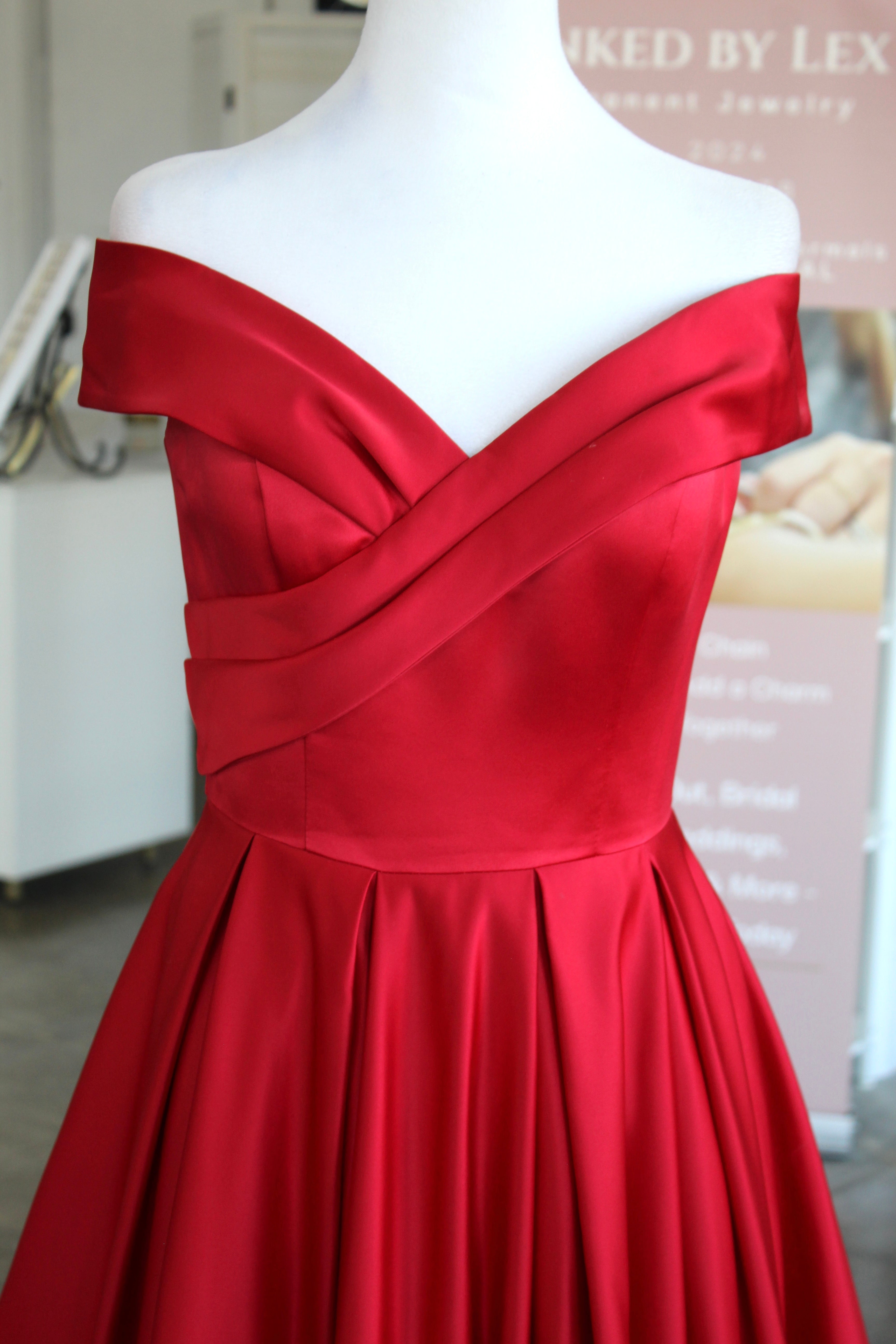 Ashley Lauren 1343- Size 4 *Taken up in length*