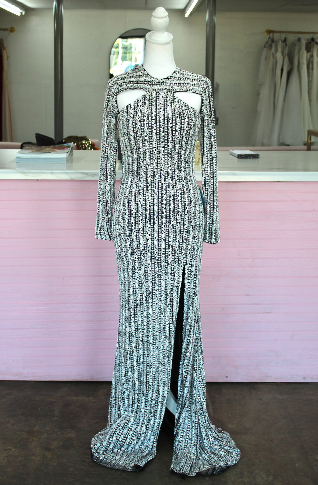 iNtrigue by Blush size 4