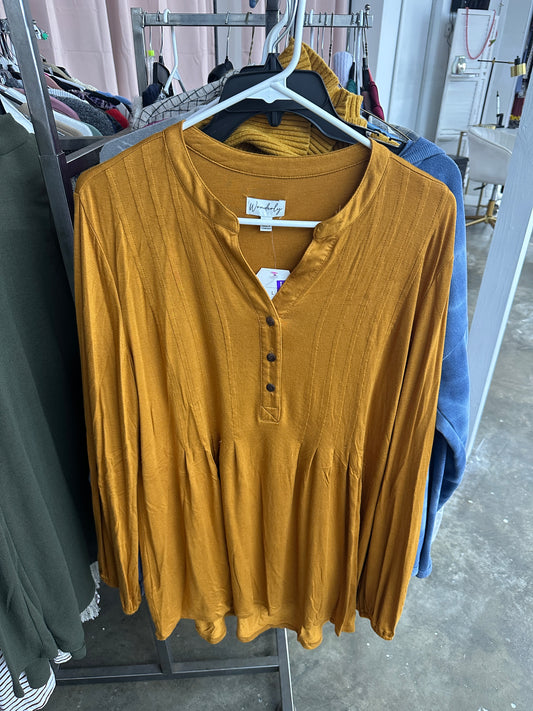 Large Top NWT